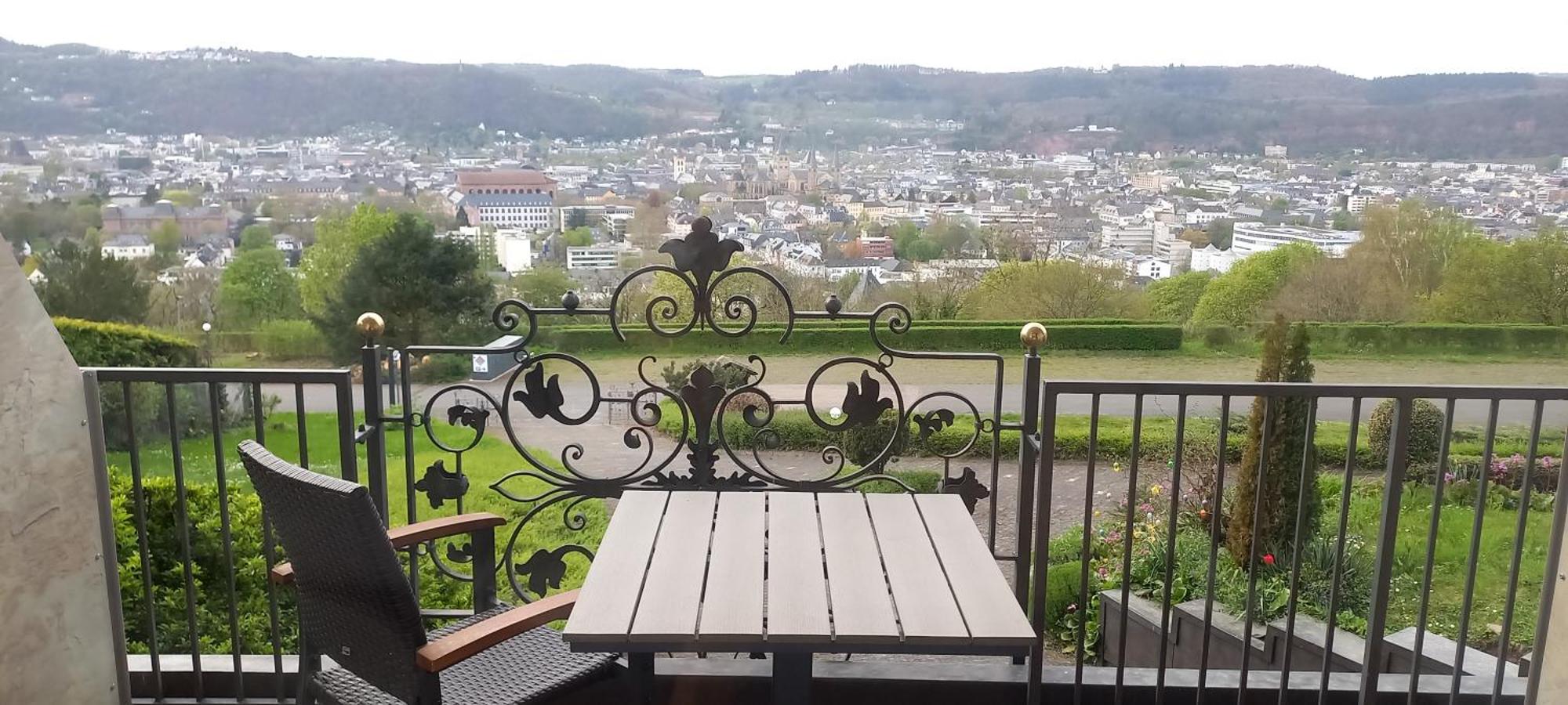 Ferienwohnungen Petrisberg Трир Экстерьер фото